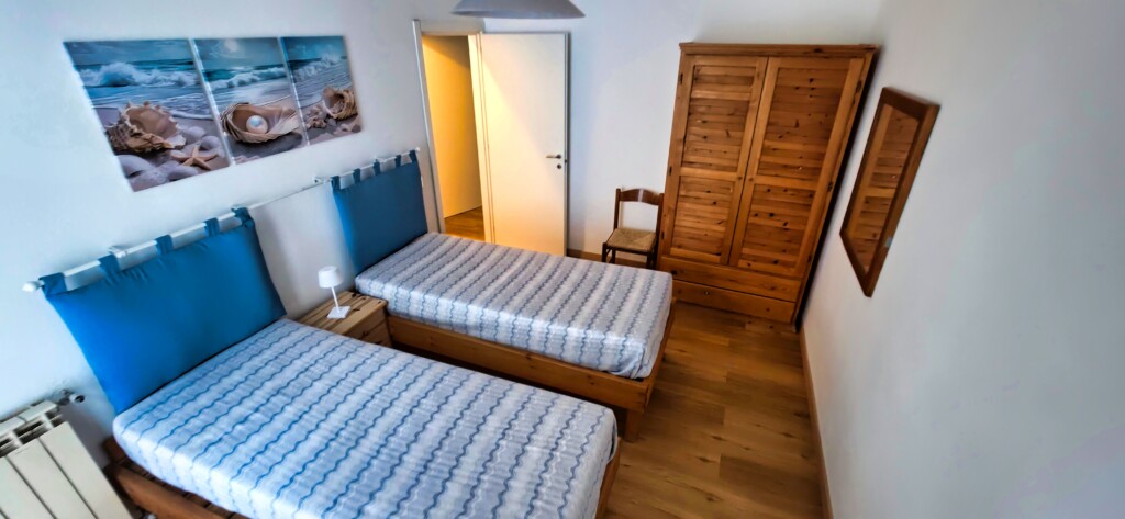 Room2-3